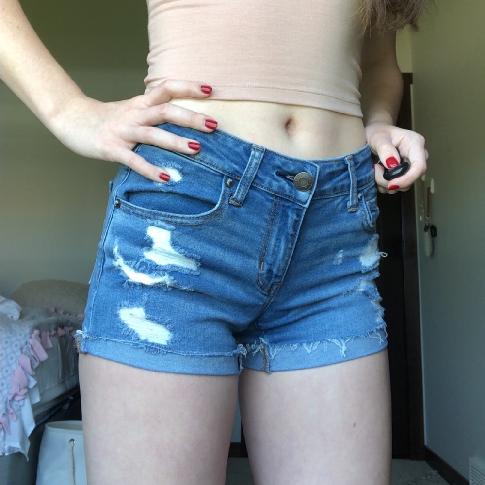 american eagle light wash high-wasted jean shorts